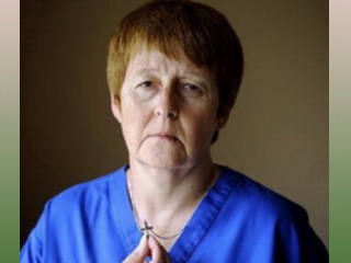 Британская медсестра, отстаивавшая в трудовом трибунале право носить крест, проиграла дело