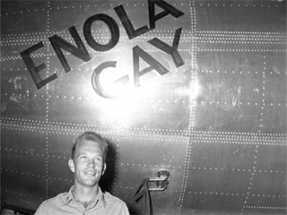 В США на 87-м году жизни скончался один из летчиков с бомбардировщика B-29 "Энола Гей" Моррис Джеппсон