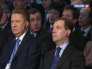 Шеф "Газпрома" похвастался Медведеву купленным на торгах портретом Екатерины I 