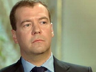 Президент России Дмитрий Медведев считает необходимым заключить соглашение с Соединенными Штатами, которое жестко установит обязанности родителей-американцев, усыновляющих российских де