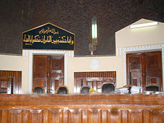 Уголовный суд города Александрия в Египте в субботу начинает слушания дела по обвинению супружеской пары из США египетского происхождения в попытке незаконно усыновить ребенка