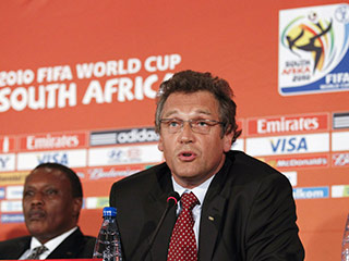 За два месяца до старта мирового первенства в ЮАР в продаже осталось более 500 тысяч билетов, заявил секретарь ФИФА Жером Вальке