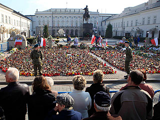 Главная церемония похорон погибших в авиакатастрофе под Смоленском назначена на субботу, 17 апреля