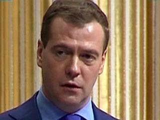 Президент России Дмитрий Медведев направил в Федеральную налоговую службу справку о своих доходах и имуществе за 2009 год, а также о доходах и имуществе своей супруги Светланы и сына Ильи