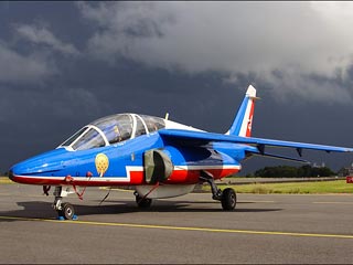 Во Франции разбился самолет знаменитой пилотажной группы Patrouille de France 