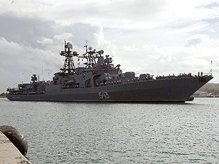 Антипиратские учения с участием большого противолодочного корабля Тихоокеанского флота (ТОФ) "Маршал Шапошников" и эсминца ВМС США Farragut прошли в Аденском заливе