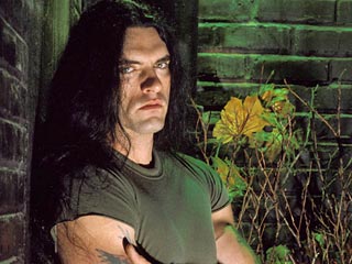 В США скончался лидер бруклинской готик-метал-группы Type O Negative. Питер Стил, известный своим вампирским взглядом, богатым баритоном и извращенным чувством юмора