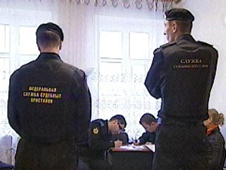 В Архангельске судебный пристав наложил арест на двух щенков, принадлежавших неплательщикам