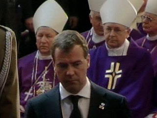 Медведев в Кракове выразил соболезнования близким погибших: это общая скорбь