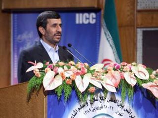 Ахмади Нежад провел свой ядерный саммит: из 56 участников Иран поддержали только три страны 