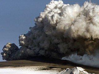 Британская Национальная служба воздушного движения выступила с предупреждением о направляющемся в сторону Британских островов "новом облаке вулканического пепла"