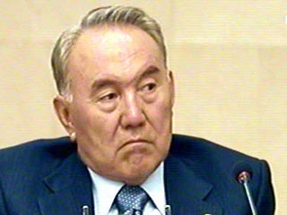 Назарбаев на Евразийском медиафоруме предложил заключить договор о полном запрете ядерного оружия