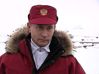 Путин заявил о стратегических интересах России в Арктике и обещал устроить там "генеральную уборку"