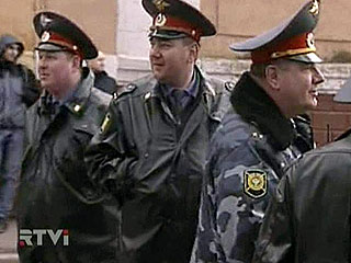 В Петербурге ищут автоматчиков в камуфляже, похитивших мужчину