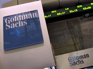 Помимо американских сенаторов к Goldman Sachs предъявил претензии на 100 млн долларов австралийский хедж-фонд, погоревший на продуктах банка. Пострадал от них незадолго до банкротства и Bear Stearns