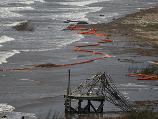 За последние 24 часа площадь загрязнения нефтью поверхности воды Мексиканского залива увеличилась в три раза