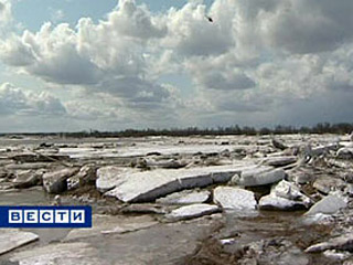 В Чунском районе Иркутской области сегодня объявлен режим чрезвычайной ситуации в связи с угрозой наводнения на реке Чуна (бассейн Ангары)