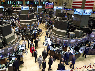 Американский биржевой рынок в четверг лихорадит: рухнул индекс Dow Jones, который считается ведущим показателем деловой активности США