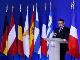 Страны зоны евро объявили "всеобщую мобилизацию" для "отражения атаки на евро". Об этом заявил президент Франции Николя Саркози по итогам кризисного саммита глав государств и правительств 16 стран Евросоюза, объединенных единой валютой