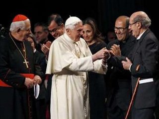 Культура нашего времени абсолютизирует современность и вступает в конфликт с традицией, заявил Папа на встрече с деятелями культуры Португалии