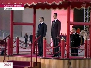 Первый для президента России Дмитрия Медведева визит в Сирию может войти в историю благодаря уникальной особенности - а именно фальшивому исполнению гимна РФ сирийским Президентским оркестром