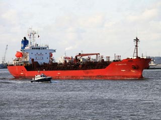Сомалийские пираты отпустили британский танкер St James Park с 26 членами экипажа на борту, захваченный в Аденском заливе 28 декабря прошлого года