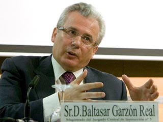 Испанский судья Гарсон, известным своими делами против Пиночета и бен Ладена, отстранен от должности