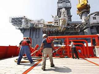 Компания BP до аварии на нефтяной платформе Deepwater Horizon уже нарушала установленные внутри организации правила безопасности, допустив функционирование платформы Atlantis без технической документации
