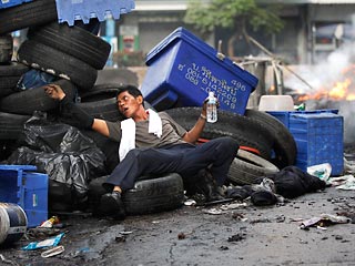 Число погибших в Бангкоке увеличилось - в столкновениях убиты 29 человек