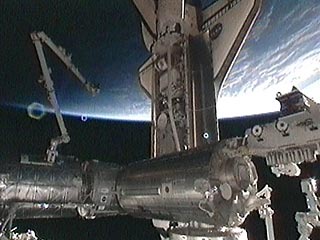 Шаттл Atlantis в воскресенье благополучно пристыковался к МКС, говорится на сайте NASA