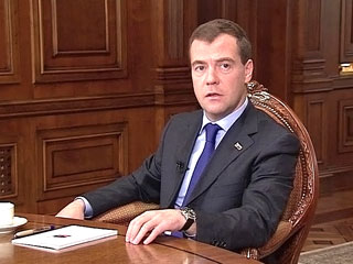 Президент РФ Дмитрий Медведев в канун своего визита в Киев рассказал, что у него есть украинские корни, а некоторые его предки даже носили украинскую фамилию Коваль