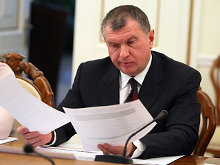 Сечин предложил стимулировать покупку акций "Роснефти" скидками для гражданами