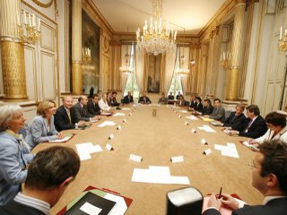 Совет министров Франции утвердил законопроект о запрете на ношение паранджи 