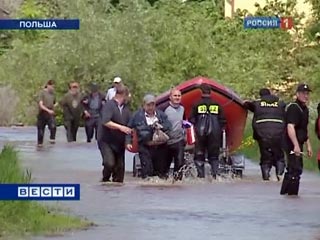 Жертвам наводнения на юго-западе Польши стали 12 человек, еще четыре тысячи эвакуированы