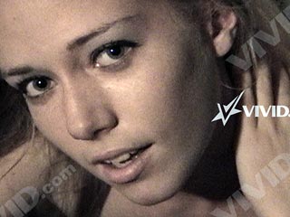 Порнокомпания Vivid Entertainment, как и обещала, выпустила в продажу любительские видеозаписи, на которых запечатлены сексуальные игры Кендры Уилкинсон