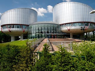 Министерство юстиции РФ ищет двух юристов для защиты интересов России в Страсбургском суде. На официальном сайте правительства РФ размещены два тендера с общим бюджетом в 15 миллионов рублей
