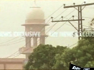 Вооруженные огнестрельным оружием и гранатами боевики атаковали две мечети в Лахоре, расположенном на востоке Пакистана