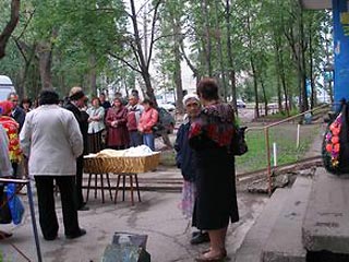 В четверг в Казани состоялись похороны женщины, которая якобы наложила на себя руки без всяких причин в камере ОВД