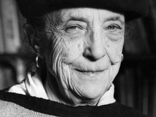 Известный американский скульптор французского происхождения Луиза Буржуа скончалась в Нью-Йорке на 99-м году жизни