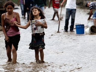 Число жертв наводнений и схода селей в Гватемале, Сальвадоре и Гондурасе превысило 142 человека