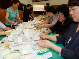 Неожиданную победу на состоявшихся местных выборах в Южной Корее одержала главная сила оппозиции в стране, что станет мощным ударом по президенту Ли Мен Баку и его жесткому курсу в отношении КНДР