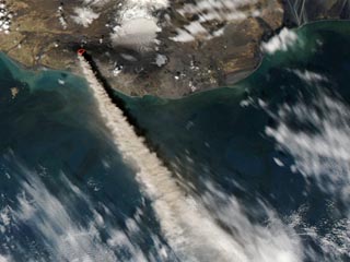 Проблема вулканического пепла неожиданно остро встала перед авиационными перевозчиками в середине апреля после извержения исландского вулкана Эйяфьятлайокудль
