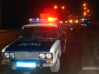 Молодая женщина и трое ее дочерей погибли при столкновении автомобилей Mazda и ВАЗ-2105 в районе 34-го км автотрассы Артемовский-Ирбит в Свердловской области в пятницу вечером