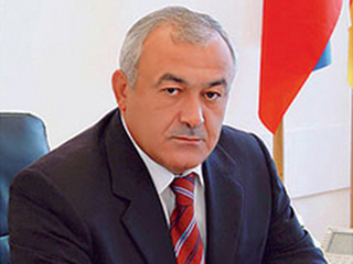 Правительство республики Северная Осетия указом главы республики Таймураза Мамсурова, инаугурация которого состоялась ранее, отправлено в отставку
