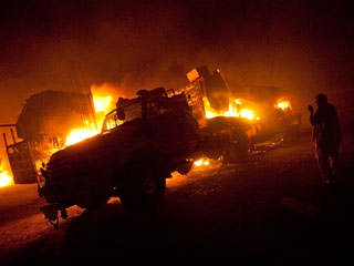 В Пакистане боевики напали на конвой НАТО: шесть погибших, несколько машин сгорело