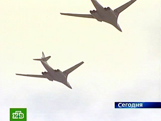 Два стратегических бомбардировщика Ту-160  успешно завершили перелет на максимальную дальность
