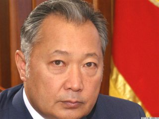 Интерпол не получал запроса на арест отстраненного от власти президента Киргизии Курманбека Бакиева