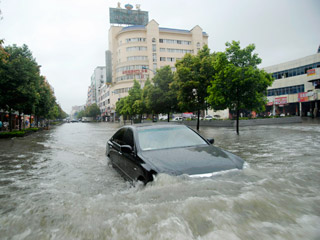 В Китае в наводнениях, вызванных ливнями, погибли более 80 человек