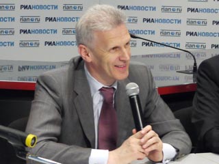 Министр образования и науки РФ Андрей Фурсенко позитивно оценивает экзаменационную кампанию и считает, что процедура ЕГЭ стала прозрачнее и понятнее