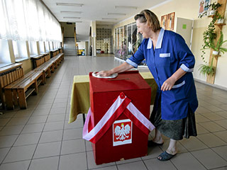 Досрочные выборы президента начались в Польше - более 25 тысяч избирательных участков открылись по всей стране
